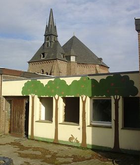 Alt-Otzenrath Kindergarten und Kirche