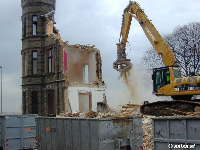 Rittergut Leuffen, Otzenrath: Abriss wegen Braunkohletagebau