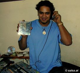Salsa-DJ Manuel (anklicken zum Vergr��ern - click to enlarge)