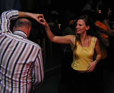 Salsa in der Theaterschnke in Rosenheim: Christel Nieves