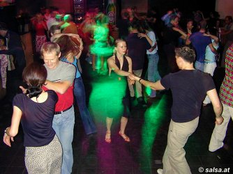 Trier: Salsa im Forum