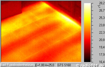 Underfloorheating in a bathroom - Thermographic picture - Infrarouge photograph