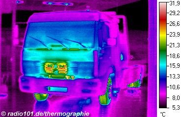 lorry (Infra red picture / heat radiation